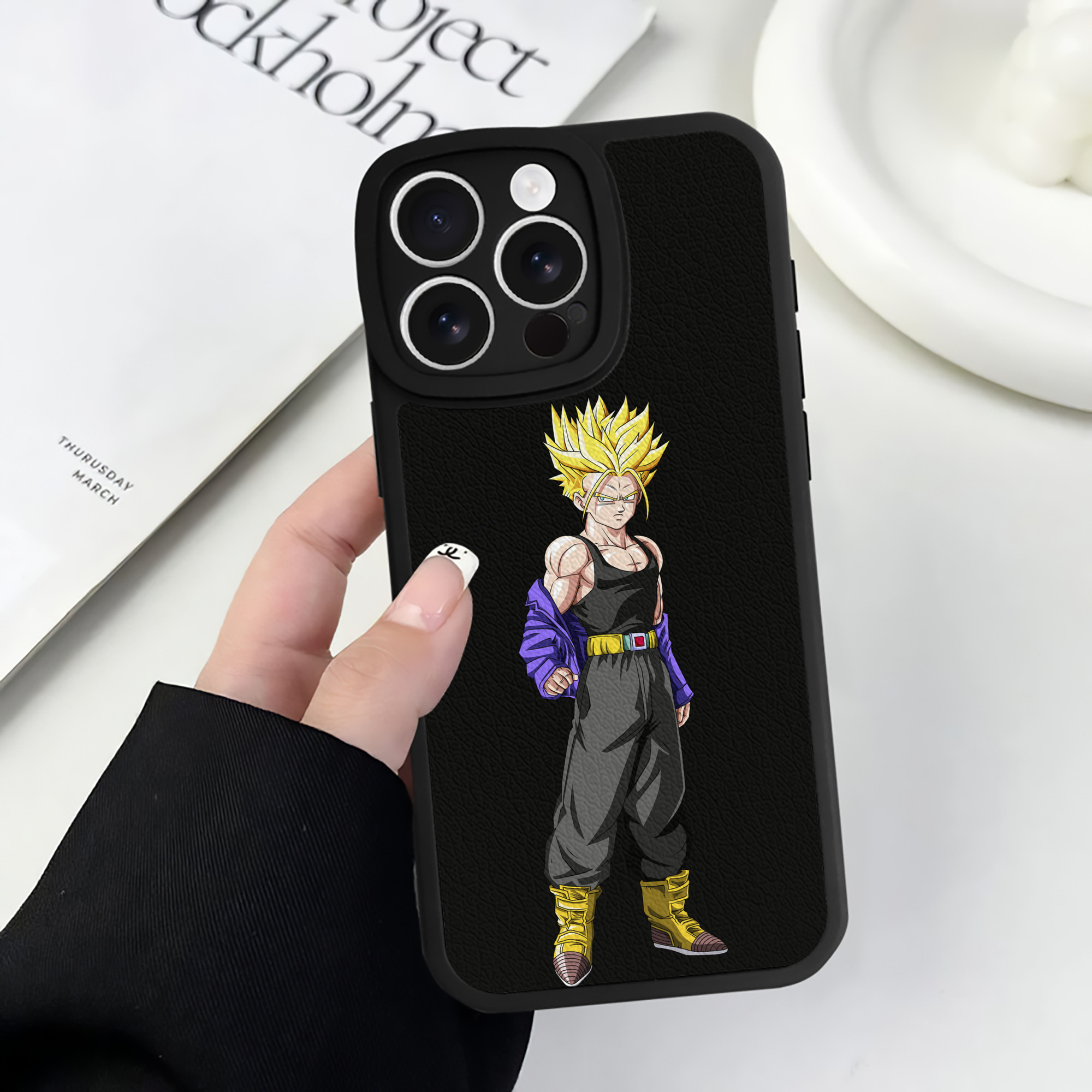 （画像用） ドラゴンボール トランクス（Torankusu）DRAGON BALL Trunks 【iPhone 16シリーズ対応】シリコンスマホケース（レザー調） 材質：シリコン